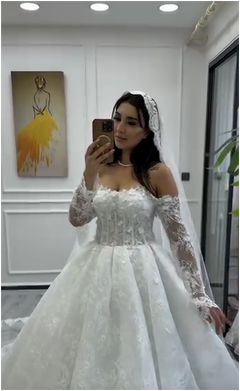 G21-056 Vestido de novia princesa de encaje marfil con cola capilla