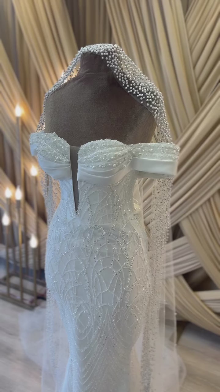 G21-061A - Vestido de novia princesa de encaje color champán