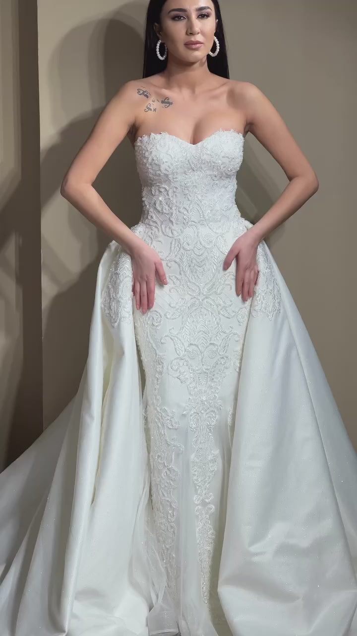 G21-100A - Vestido de novia princesa de encaje marfil con pedrería