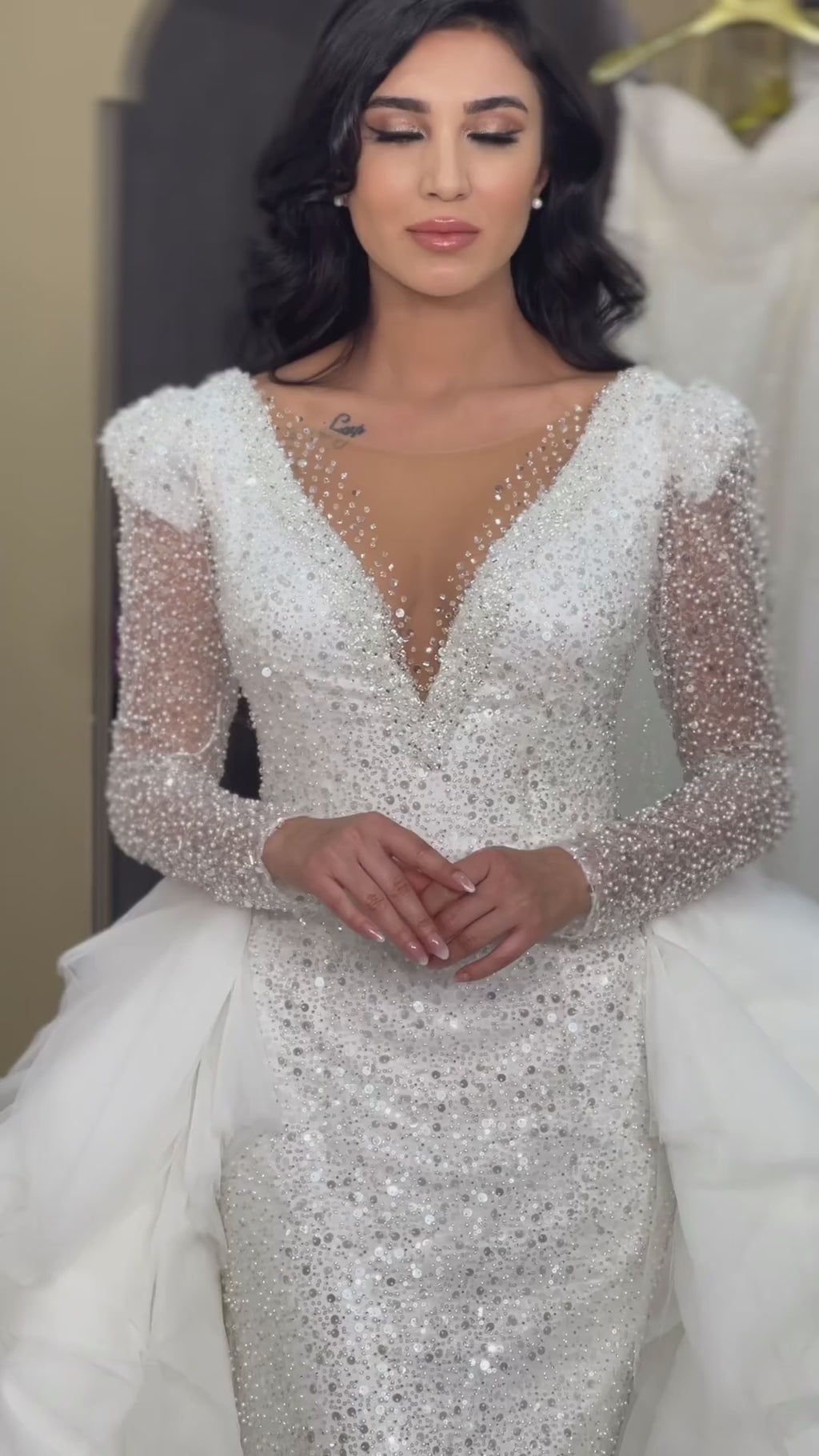 G21-080A - Vestido de novia princesa de encaje marfil con pedrería