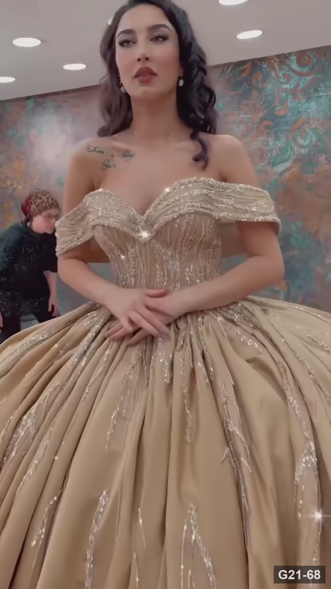 G21-068 Champán Vestido de compromiso princesa de tul con hombros descubiertos