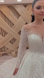 G21-113 Vestido de novia princesa de encaje marfil con cola capilla