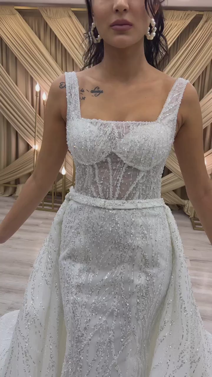G21-113A - Vestido de novia princesa de encaje marfil suave con pedrería