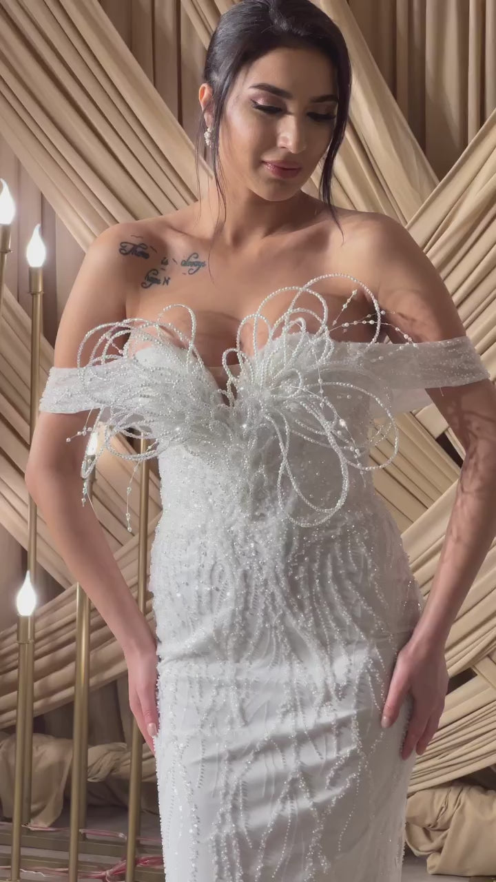 G21-112A - Vestido de novia princesa de encaje marfil suave con pedrería