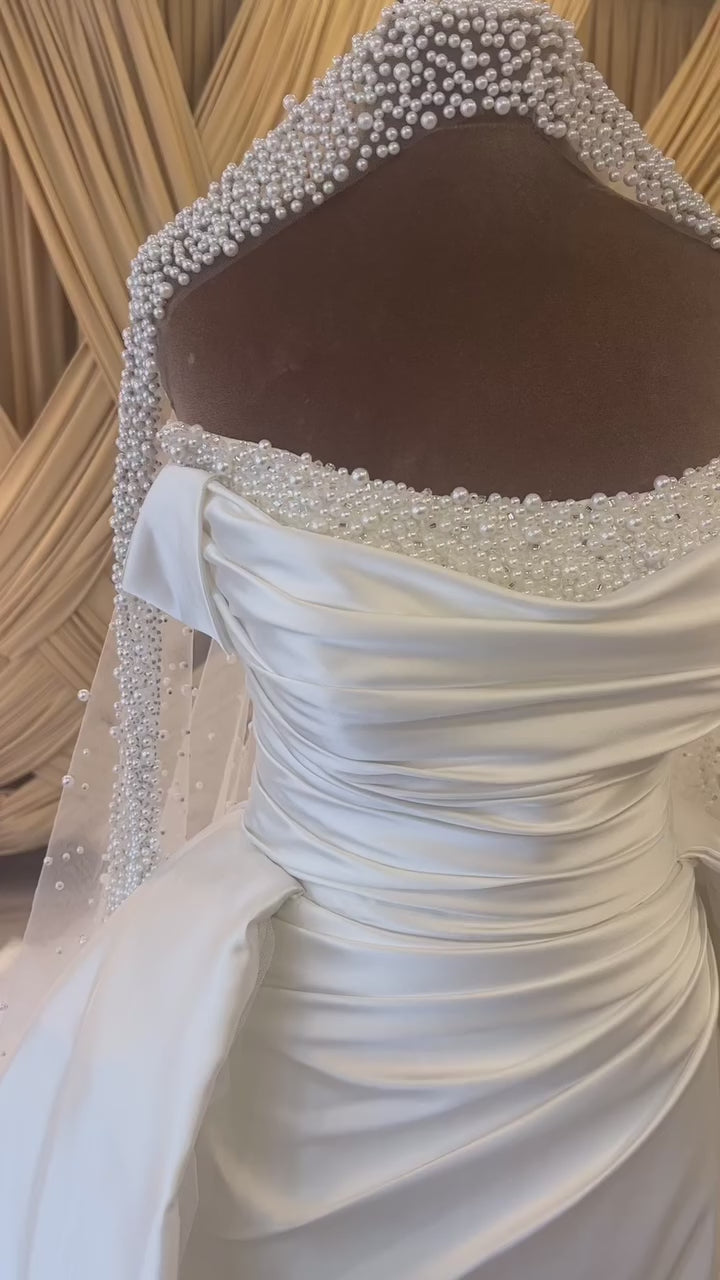 G21-062A - Vestido de novia princesa de encaje color champán