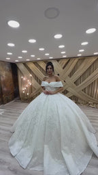 G21-128A - Vestido de novia princesa de encaje marfil suave con pedrería