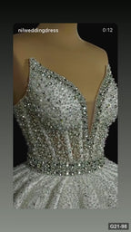 G21-098 Vestido de novia princesa de encaje marfil con cola capilla