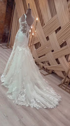 G21-120 Vestido de novia sirena de encaje marfil con cola catedral