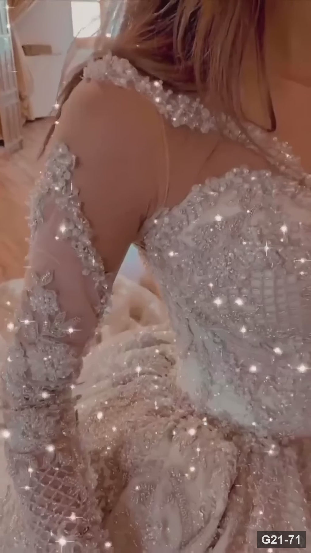 G21-071 Vestido de novia de encaje marfil línea A con cola capilla