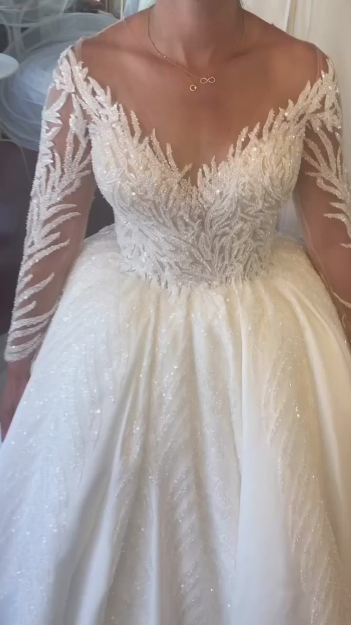 G21-121A - Vestido de novia princesa de encaje marfil con pedrería