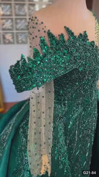 G21-084 Verde esmeralda Vestido de compromiso princesa de tul con escote en V