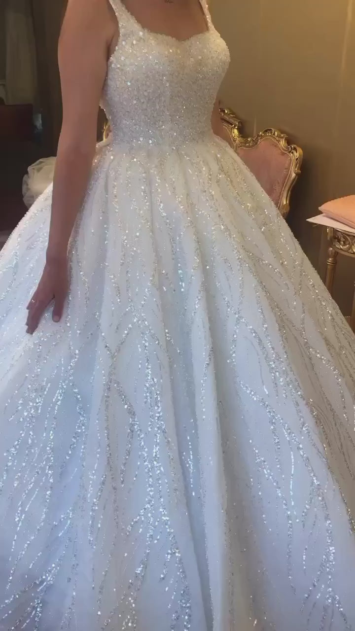 G21-117A - Vestido de novia princesa de encaje marfil suave con pedrería