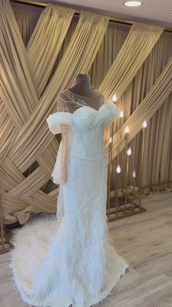 G21-064A - Vestido de novia princesa de encaje color champán