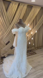 G21-064A - Vestido de novia princesa de encaje color champán