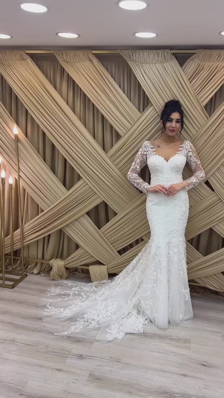 G21-129A - Vestido de novia princesa de encaje marfil con pedrería