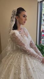 G21-106A - Vestido de novia princesa de encaje marfil con pedrería