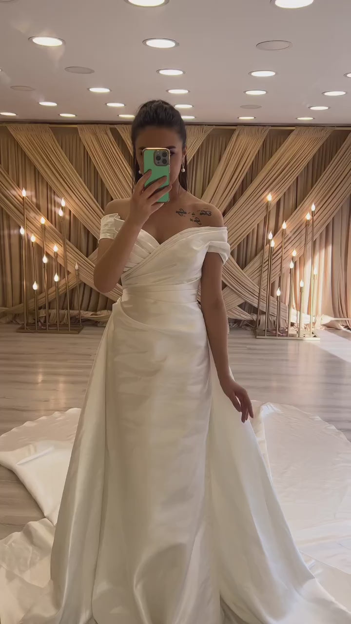 G21-093A - Vestido de novia princesa adornado marfil
