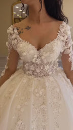 G21-100 Vestido de novia princesa de encaje marfil con cola capilla