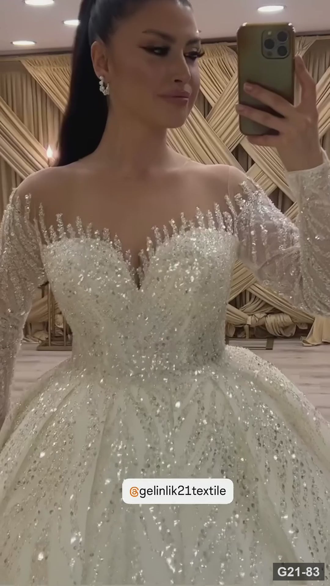 G21-083 Vestido de novia princesa de encaje marfil con cola capilla
